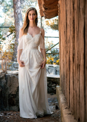 Off Shoulder Ivory Lace Chiffon Handmade Sexy Wedding Dress